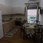 δ2 - τα του δασκάλου στα Apartament